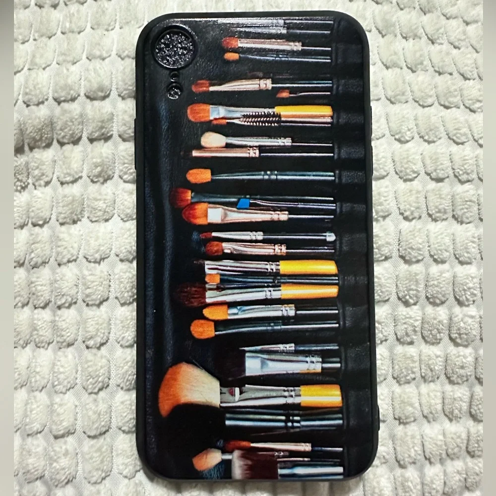 Makeup brush iPhone XR case